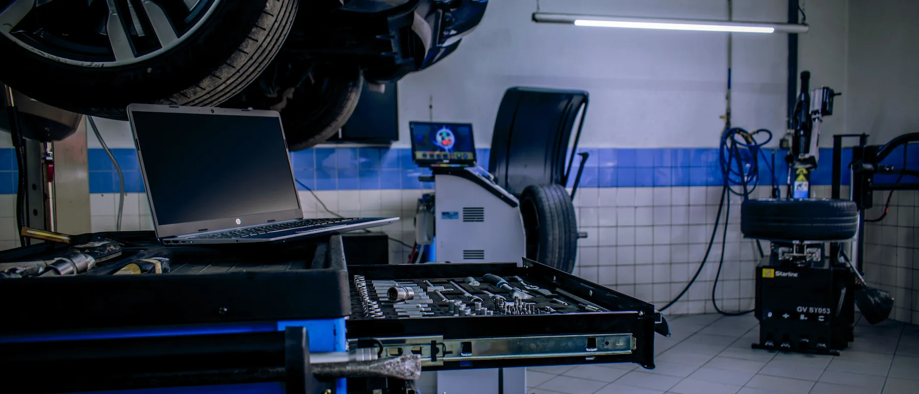 Diagnostyka komputerowa pojazdu i weryfikacja parametrów przed wyceną naprawy w MOTORLAB.